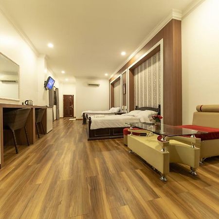 4 Rivers Hotel Phnom Penh Exterior photo
