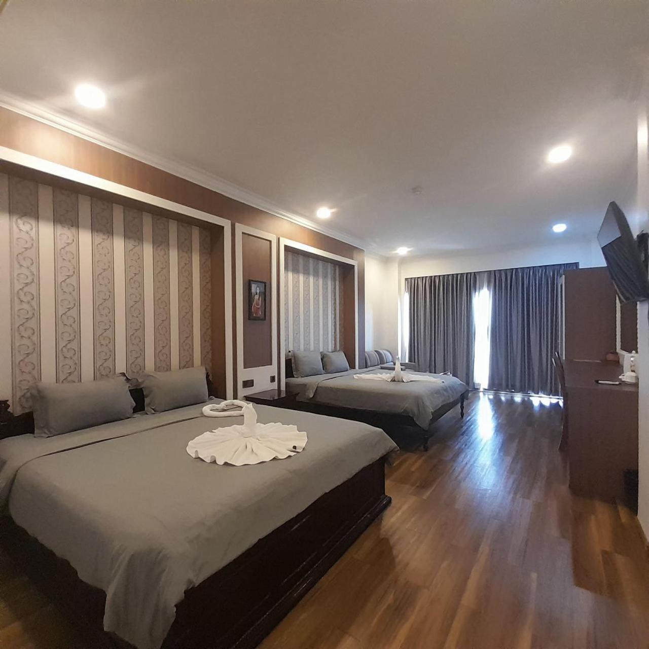 4 Rivers Hotel Phnom Penh Exterior photo
